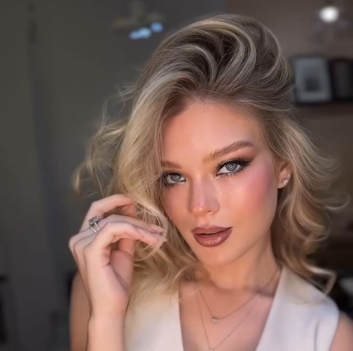 Glam makeup and styling finish